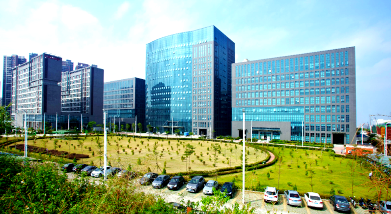 智能遮阳帘与室内遮光幕对比：不同场景下的遮阳系统选型建议